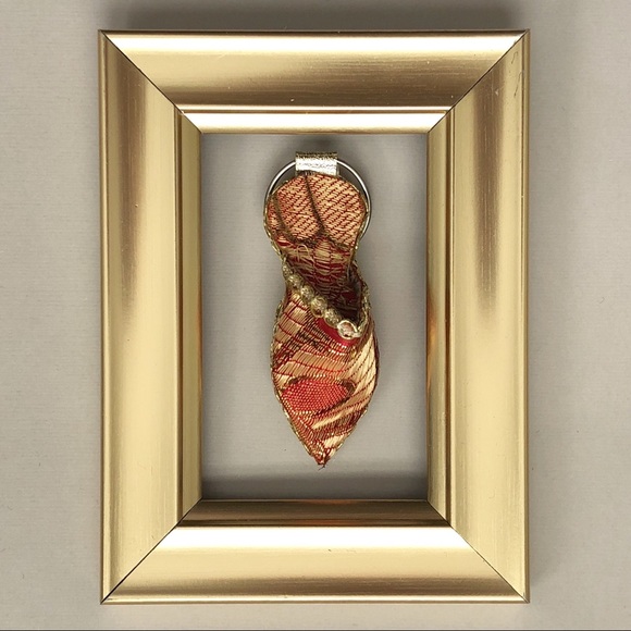 New Handcrafted Moroccan Red Brocade Slipper Keyring - Picture 2 of 4